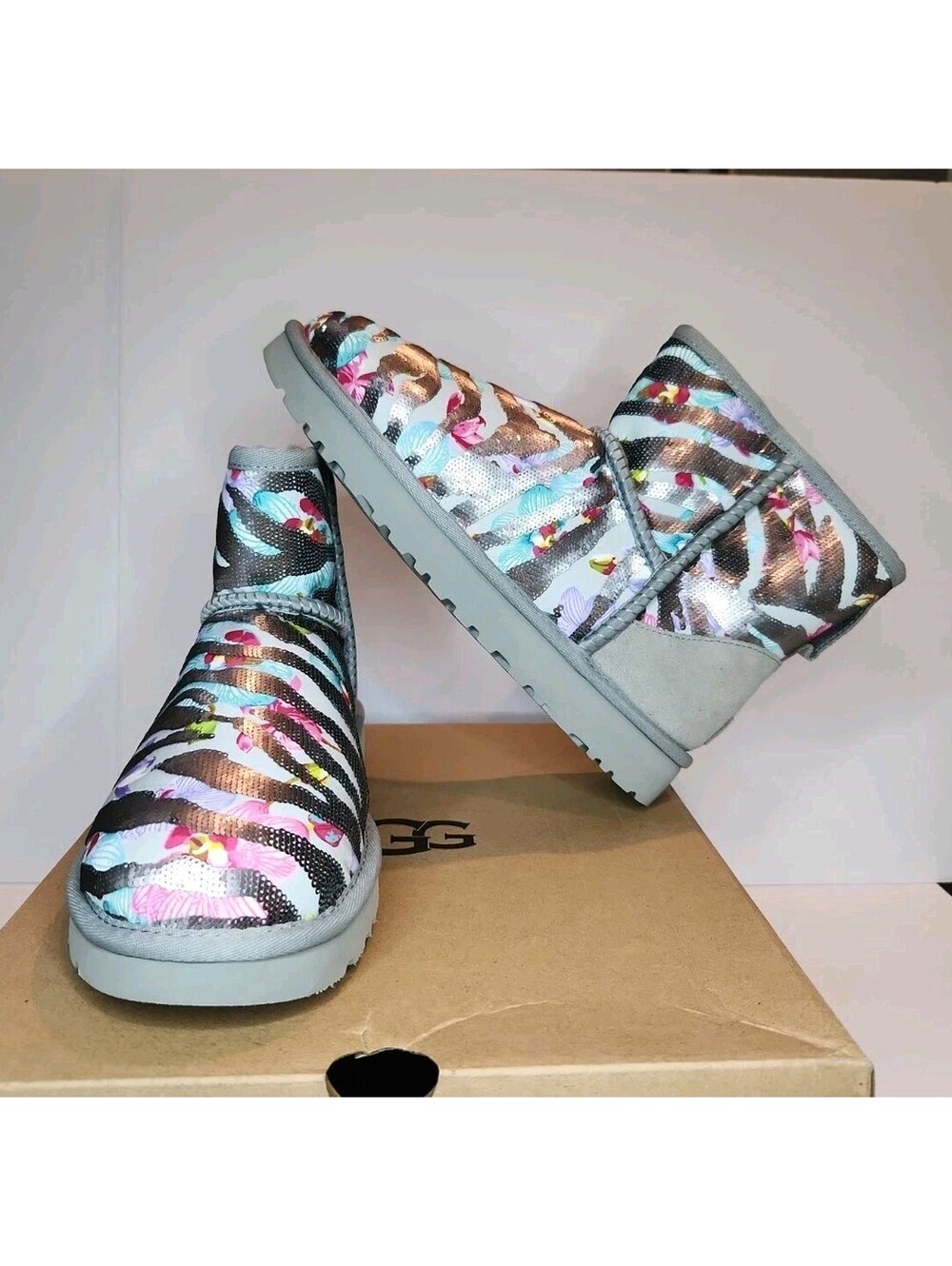 NWT UGG Classic Boots Tiger Flower Sequins Grey Women’s Size US 9 RARE!